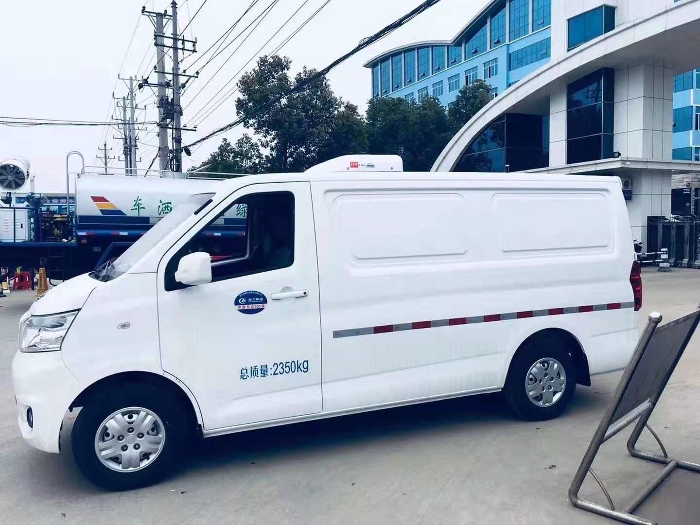 現(xiàn)市場(chǎng)唯一一款國六面包冷藏車，長安睿行國六冷藏車圖片展示