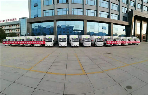 國六躍進(jìn)汽油危險(xiǎn)品廂式運(yùn)輸車，首批交付儀式順利進(jìn)行