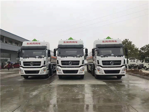 東風(fēng)天龍前四后八32噸鋁合金運油車三兄弟齊發(fā)漢中，共襄掙錢大業(yè)