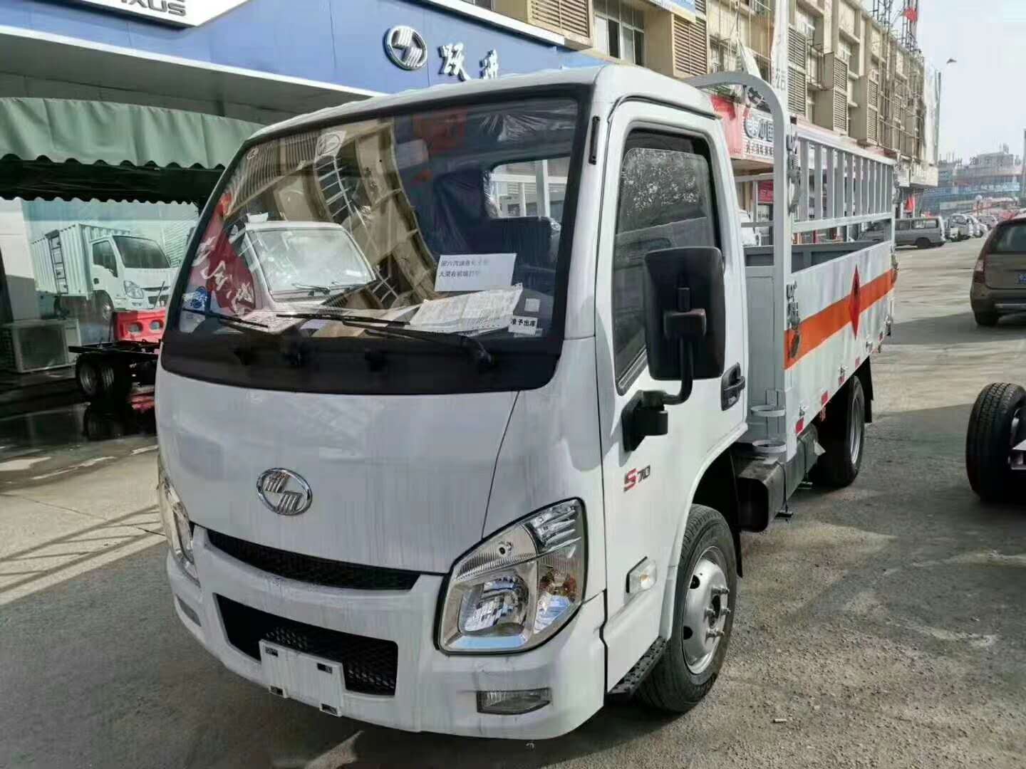 特大好消息 上汽躍進(jìn)國(guó)六氣瓶運(yùn)輸車(chē)北京環(huán)保已下發(fā)，可在北京上牌，暢行無(wú)阻！