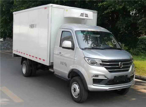 金杯廂長3.4米冷藏車，容積9立方米
