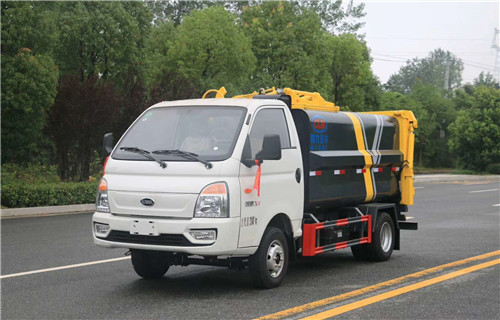 凱馬國(guó)六汽油4方自裝卸式垃圾車