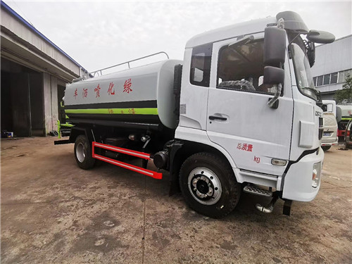 全新東風(fēng)福瑞卡F9云內(nèi)國(guó)六12噸灑水車黃金組合，燃清上市