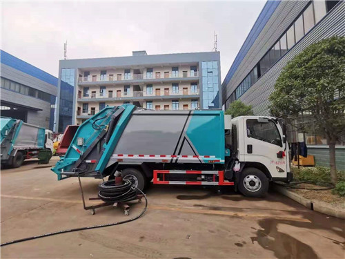 江鈴凱運(yùn)6立方型壓縮式垃圾車(chē)圖片參數(shù)介紹