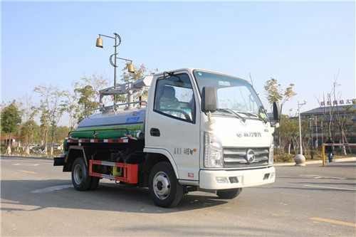 凱馬國六2方藍牌吸糞車，不超重， 環(huán)保， 免征齊全