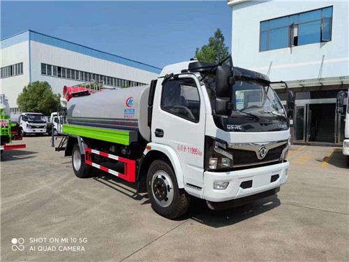 國(guó)六東風(fēng)福瑞卡9方霧炮車(chē)，9噸國(guó)六灑水車(chē)