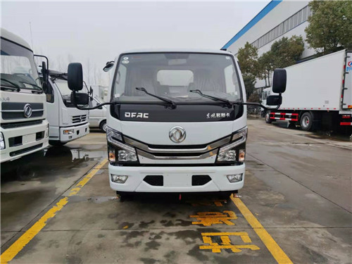 國(guó)六東風(fēng)多利卡護(hù)欄清洗車(chē)圖片參數(shù)介紹