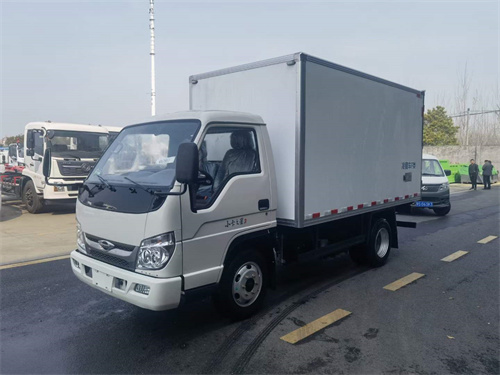 小卡之星3對接式肉鉤冷藏車，內(nèi)嵌式肉鉤整車不超重，現(xiàn)車手續(xù)齊全隨提隨走