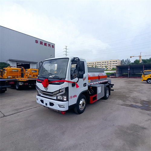東風(fēng)多利卡D5汽柴油加油車，最小的加油車，全國包上牌