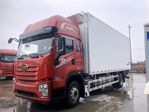 解放J6K 6.8米冷藏車，解放品質(zhì)，引領(lǐng)全球！