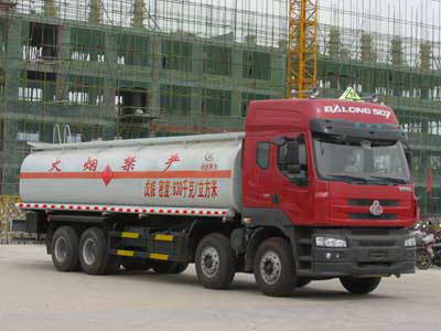 柳汽乘龍28方化工液體運(yùn)輸車(chē)