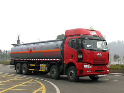 解放化工液體運(yùn)輸車(chē) 30方戊烷運(yùn)輸車(chē)