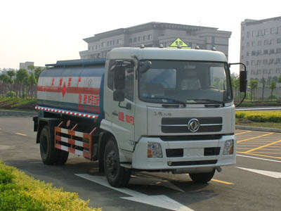 東風(fēng)天錦15立方運油車