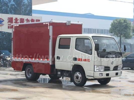 國四東風(fēng)雙排座流動(dòng)舞臺(tái)車