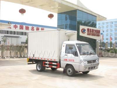國(guó)4東風(fēng)俊風(fēng)1.62噸小型柴油冷藏車(chē)