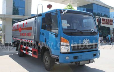 國四解放化工液體運(yùn)輸車