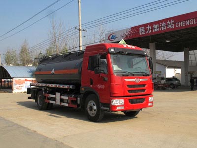 國(guó)四解放鹽酸化工運(yùn)輸車