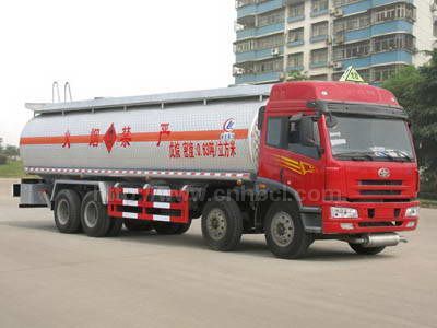 解放前四后八36方鋁合金罐車(chē)